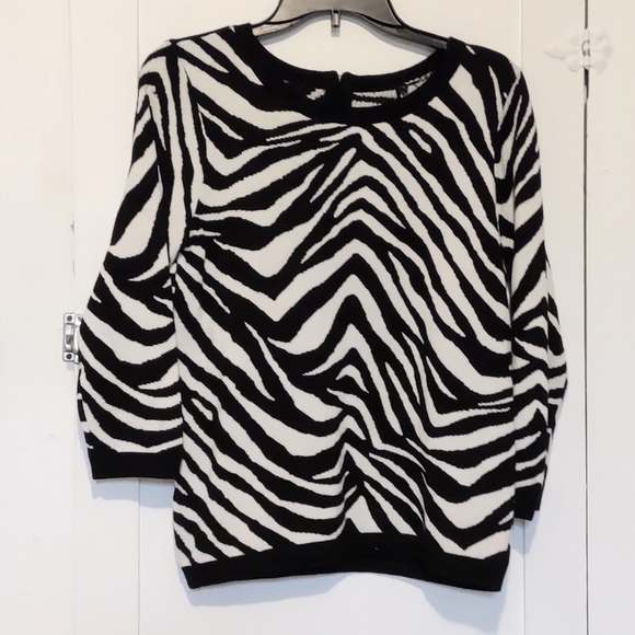 Ann Taylor zebra Sweater NWOT - Picture 2 of 7